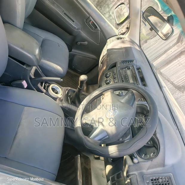 Toyota Hilux 2013 Silver