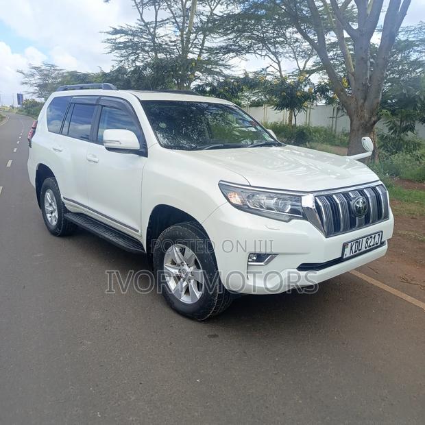 Toyota Land Cruiser Prado 2.8 2017 White