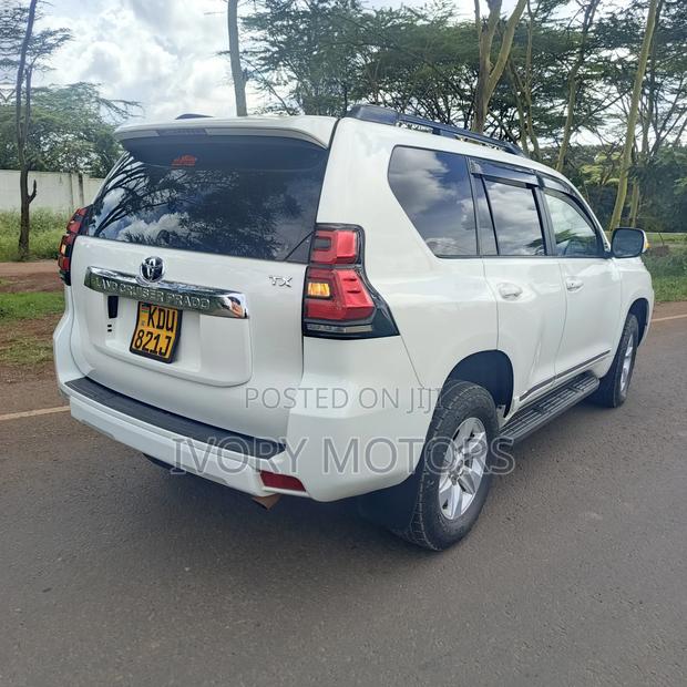 Toyota Land Cruiser Prado 2.8 2017 White