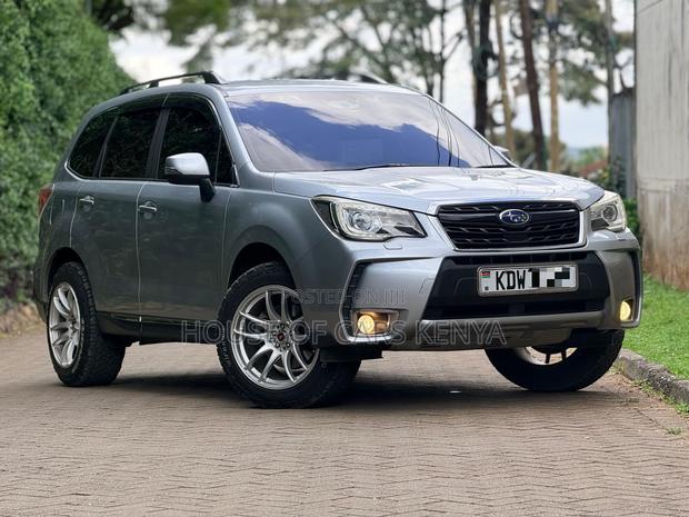 Subaru Forester 2019 Silver