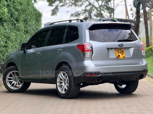 Subaru Forester 2019 Silver