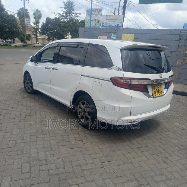 Honda Odyssey 2.4 G 2WD (7 seater) 2014 White