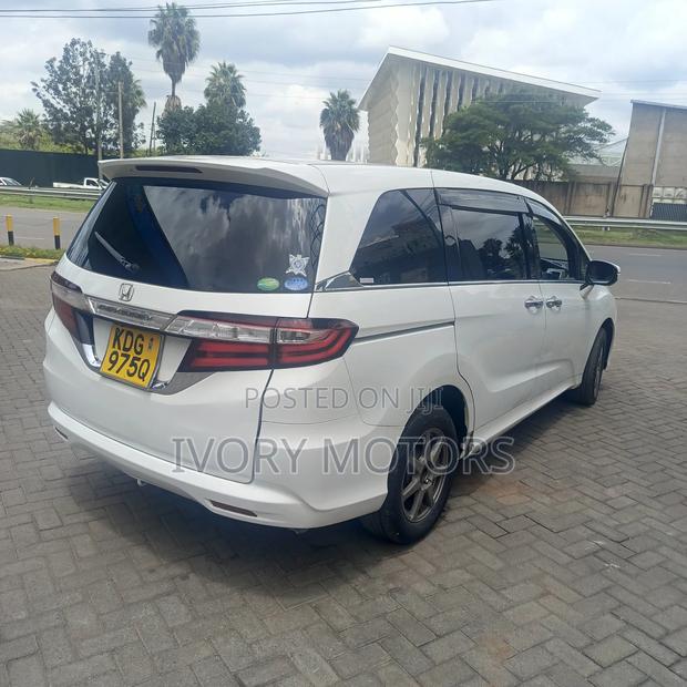 Honda Odyssey 2.4 G 2WD (7 seater) 2014 White