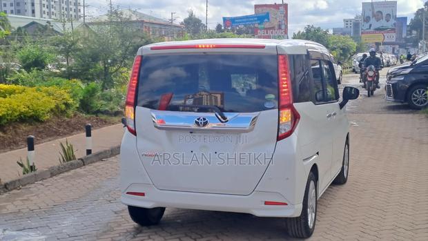 Toyota Roomy 2019 White