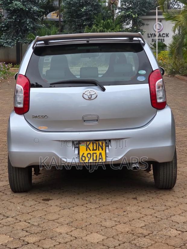 Toyota Passo 1.0 FWD 2016 Silver