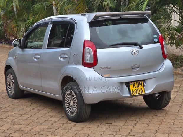 Toyota Passo 1.0 FWD 2016 Silver