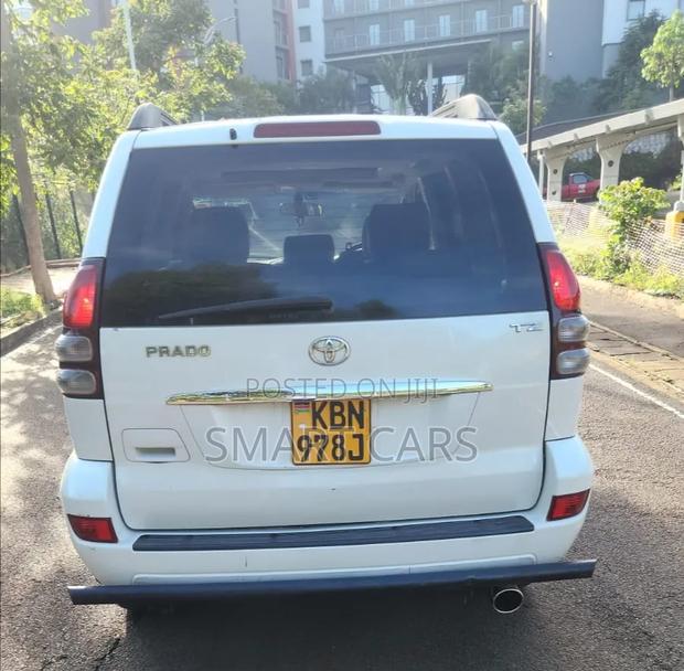 Toyota Land Cruiser Prado 2004 White
