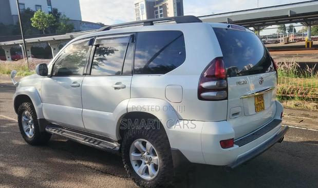 Toyota Land Cruiser Prado 2004 White