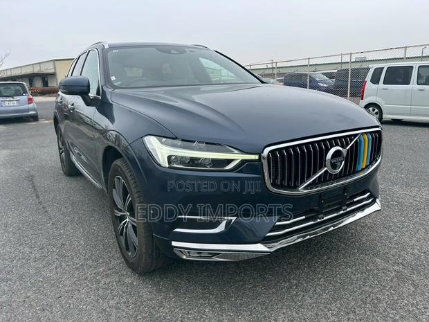 Volvo XC60 T5 Momentum AWD 2019 Blue