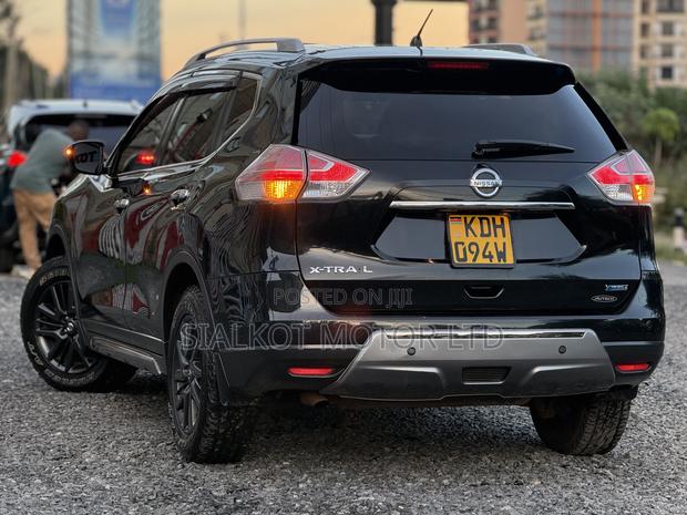 Nissan X-Trail 2.0 Petrol AWD 2015 Black