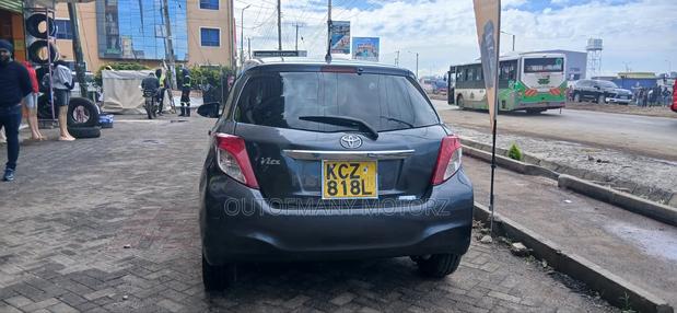 Toyota Vitz 2013 Gray