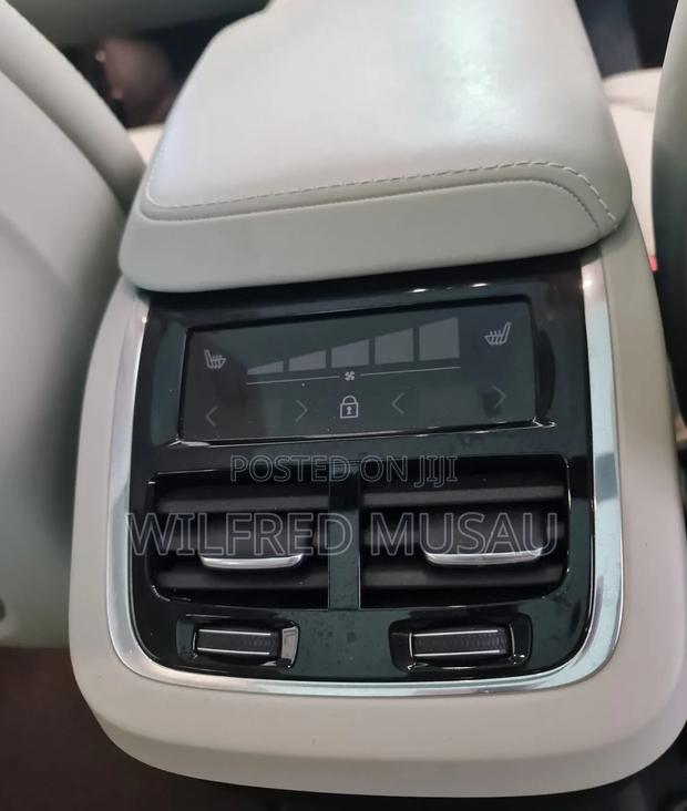 Volvo XC60 2020 Blue