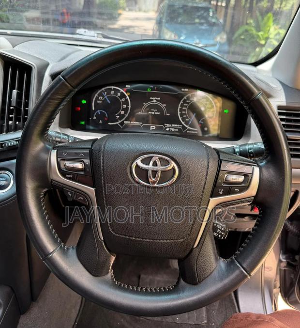 Toyota Land Cruiser 2018 Gray