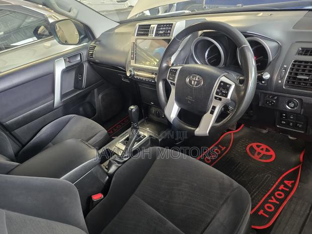 Toyota Land Cruiser Prado 2016 Silver