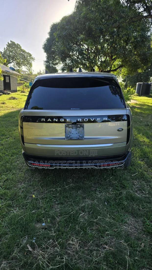 Land Rover Range Rover 2025 Gold