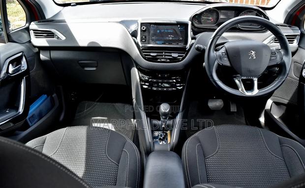 Peugeot 208 2019 Red