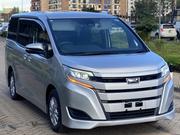 Toyota Noah 2018 Silver for sale