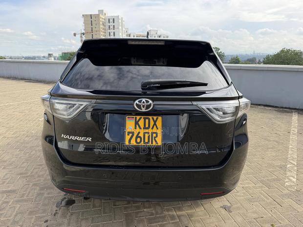 Toyota Harrier 2.0 2015 Black