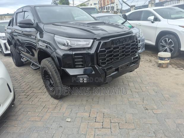 Toyota Hilux 2019 Burgundy