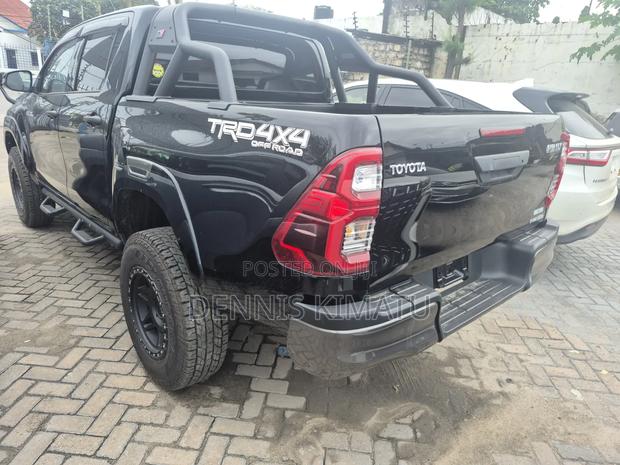Toyota Hilux 2019 Burgundy