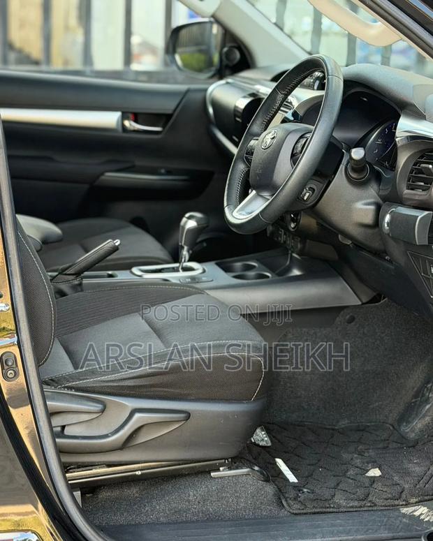 Toyota Hilux 2019 Black