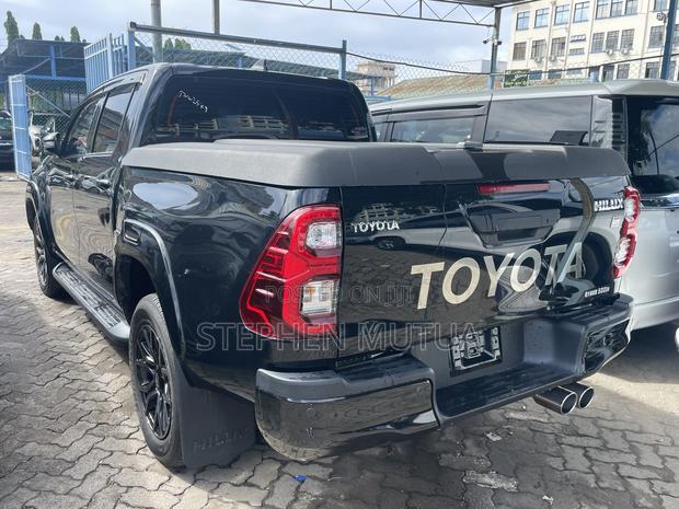 Toyota Hilux Revo Double Cab Deisel 2.4 AWD 2022 Black