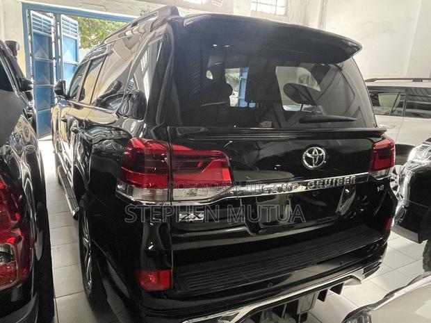 Toyota Land Cruiser 4.6 V8 ZX 2020 Black
