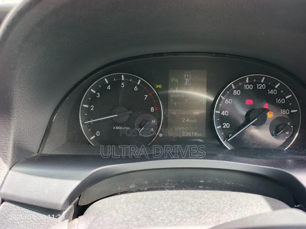 Toyota Premio 2019 Silver