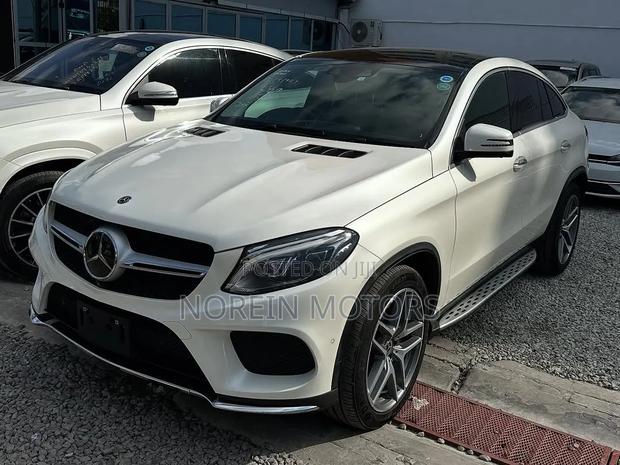 Mercedes-Benz GLE-Class GLE 400d 4MATIC 2021 White