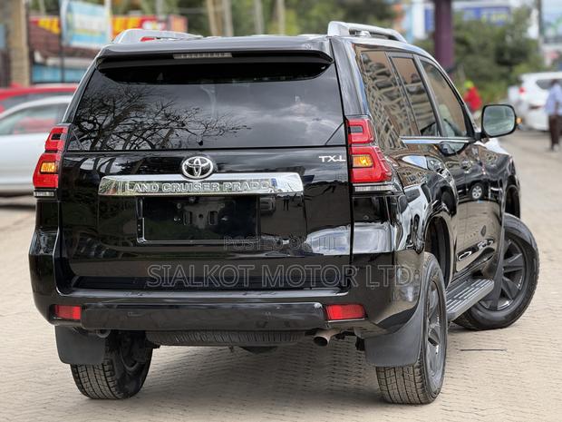 Toyota Land Cruiser Prado 2.8 2019 Black