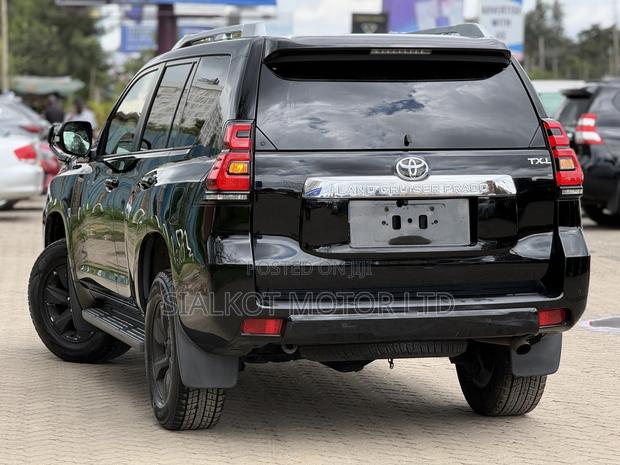 Toyota Land Cruiser Prado 2.8 2019 Black