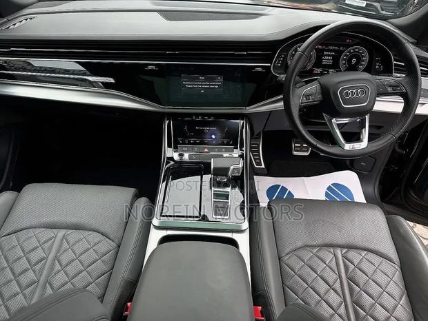 Audi Q8 2022 Matt Black