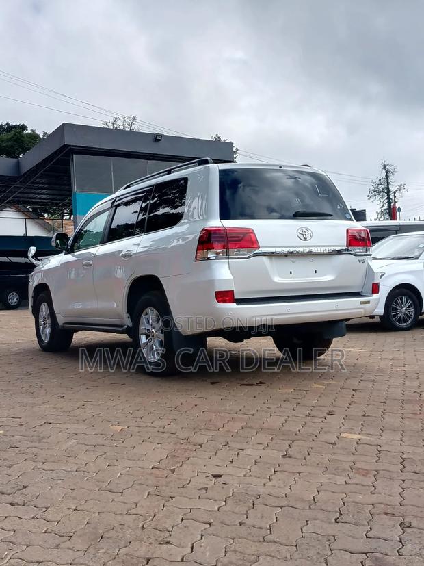 Toyota Land Cruiser 2020 White