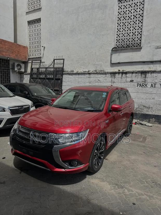 Mitsubishi Outlander 2.4 PHEV AWD 2019 Red