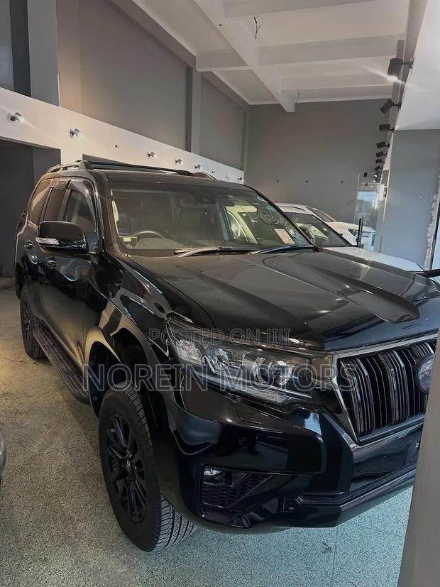 Toyota Land Cruiser Prado 2.7 2021 Matt Black