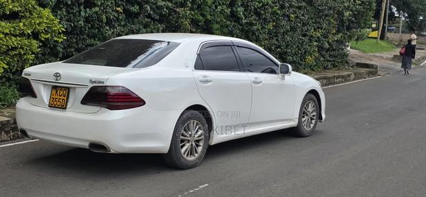 Toyota Crown 2012 White
