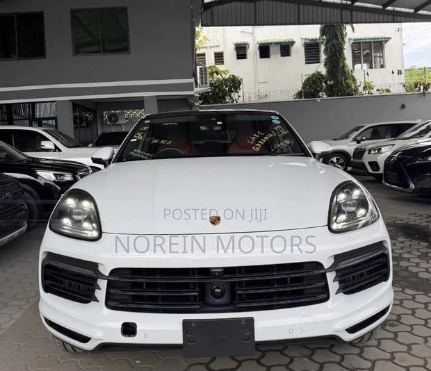 Porsche Cayenne 2021 White