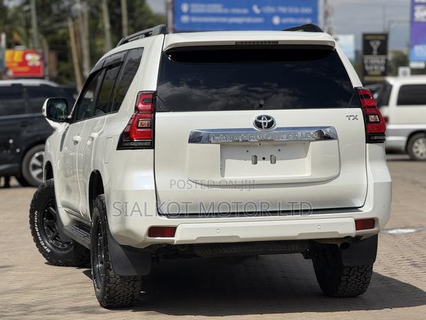 Toyota Land Cruiser Prado 2.7 2019 White