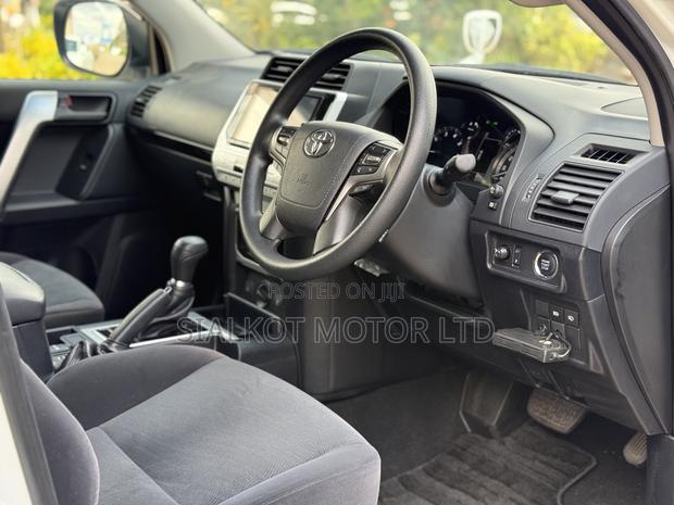 Toyota Land Cruiser Prado 2.7 2019 White