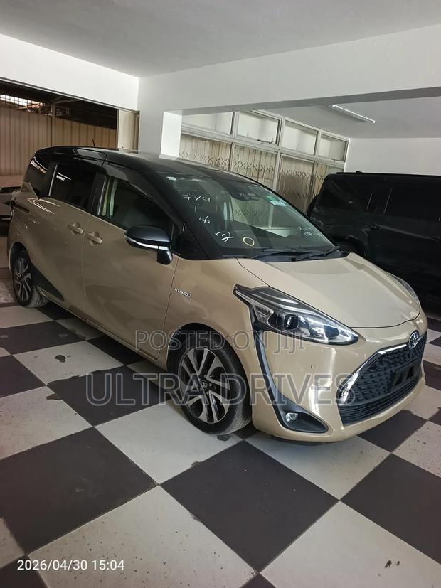 Toyota Sienta 2019 Brown
