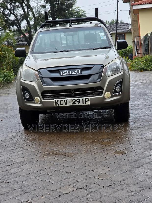 Isuzu D-MAX 2019 Gray
