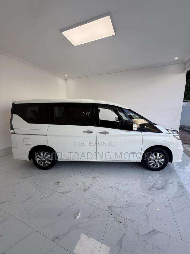 Nissan Serena 2019 White