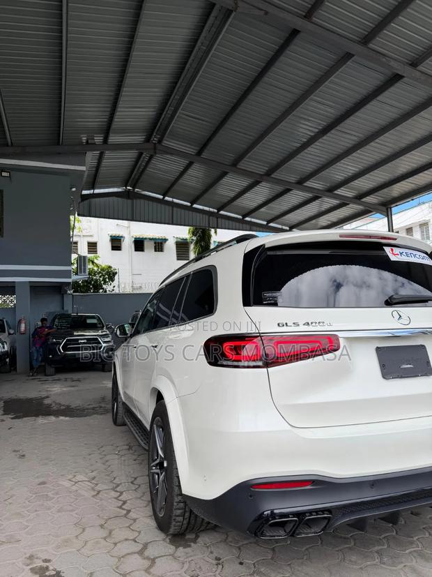 Mercedes-Benz GLS-Class GLS 400d 2022 White