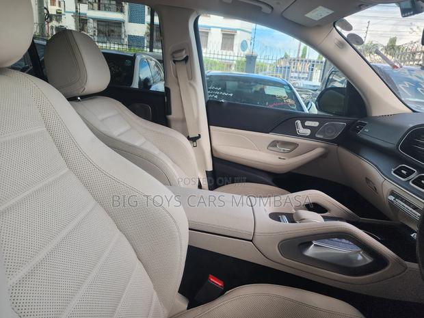 Mercedes-Benz GLS-Class GLS 400d 2022 White