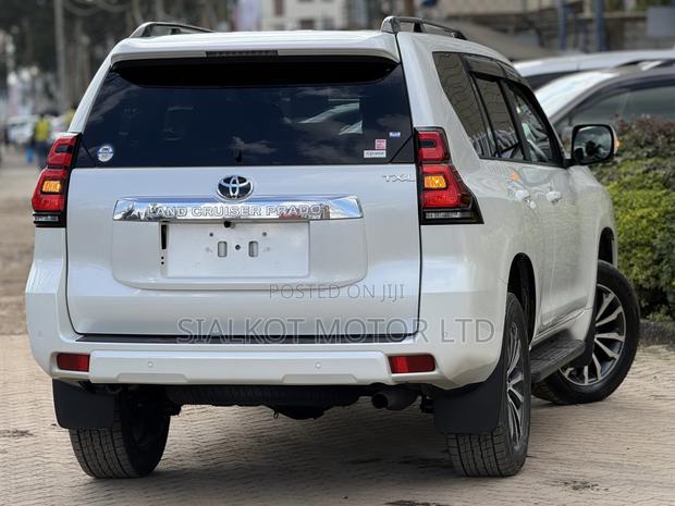 Toyota Land Cruiser Prado 2.7 2020 White