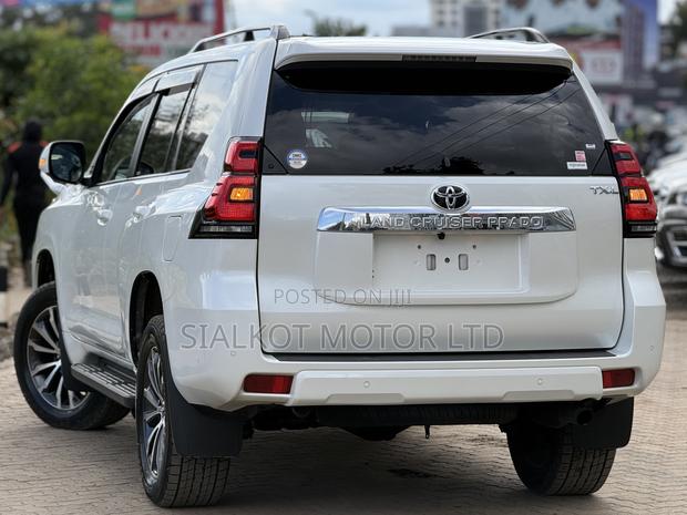 Toyota Land Cruiser Prado 2.7 2020 White