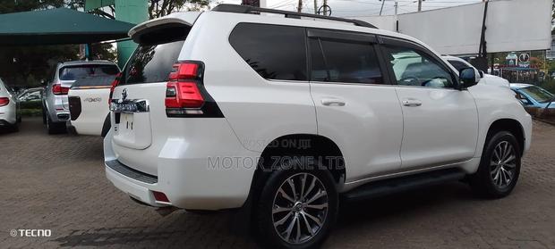 Toyota Land Cruiser Prado 2019 White