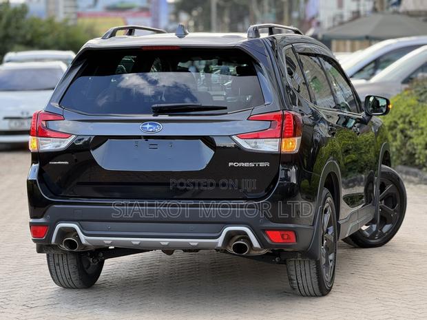 Subaru Forester Premium 2022 Black