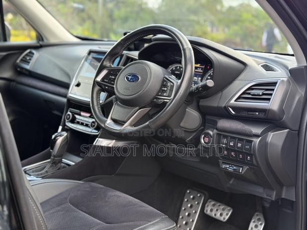 Subaru Forester Premium 2022 Black