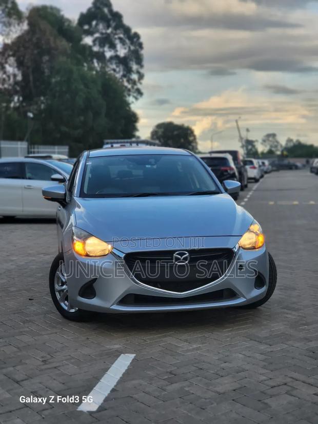 Mazda Demio 2017 Silver
